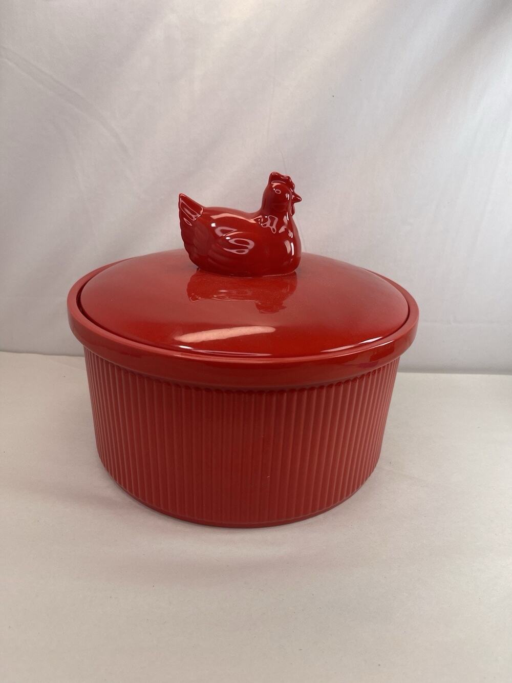 Martha Stewart Collection Red Ceramic Hen Chicken Covered Baker Casserole NWOT